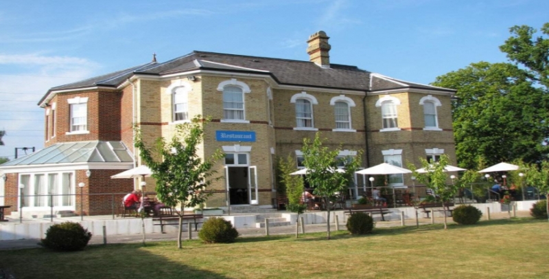 Gatwick Cambridge Hotel
