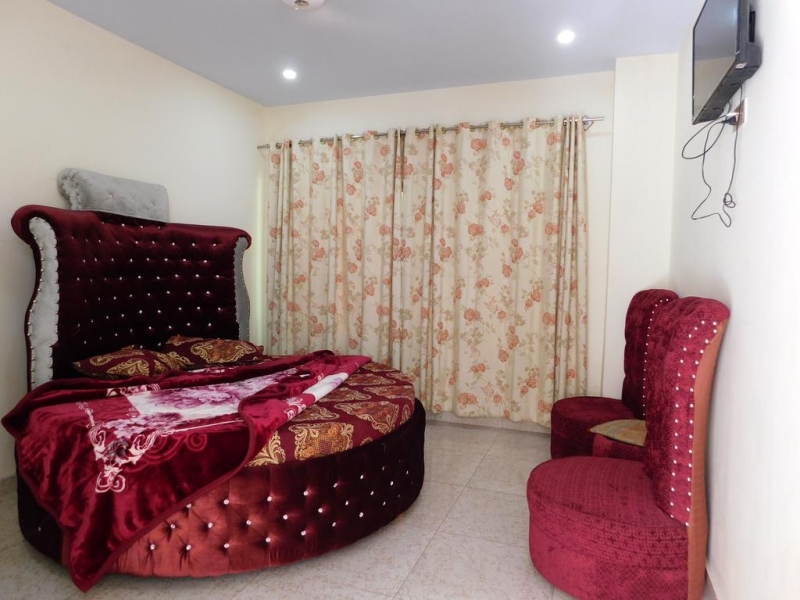 Pine View Hotel & Dera Inn Restaurant