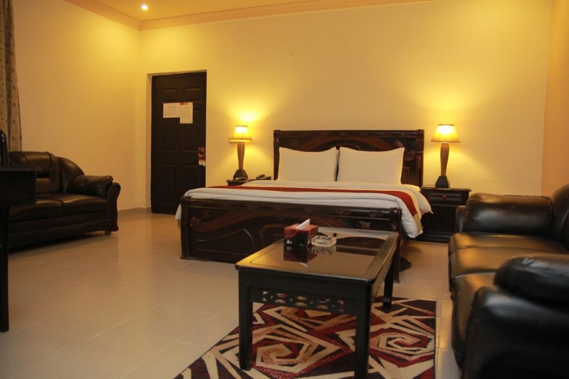 Hotel  One Multan Lalazar 