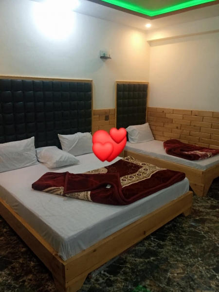 Nambal Hotel Kalam
