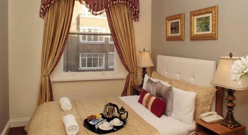 Piccolino Hyde Park Hotel
