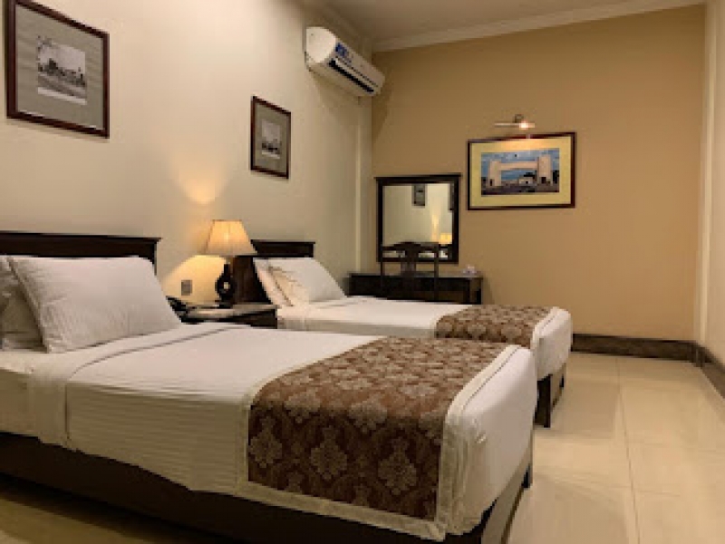 Hotel Grand, Peshawar