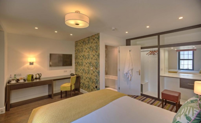 Double Room with Private Bathroom