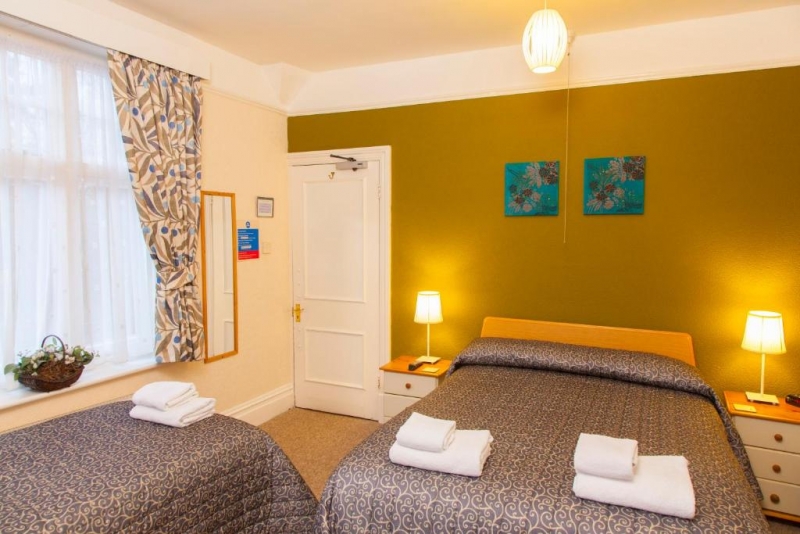 Family Room (2 Adults + 2 Children)