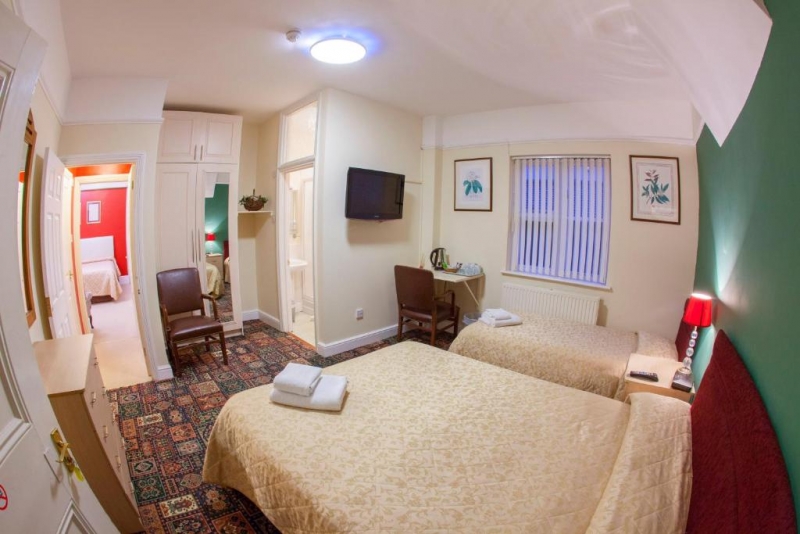 Triple Room
