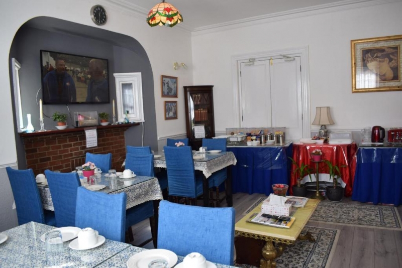 Gatwick Castle B&B