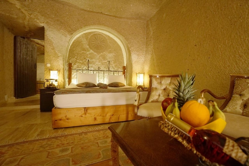 Deluxe Queen Suite