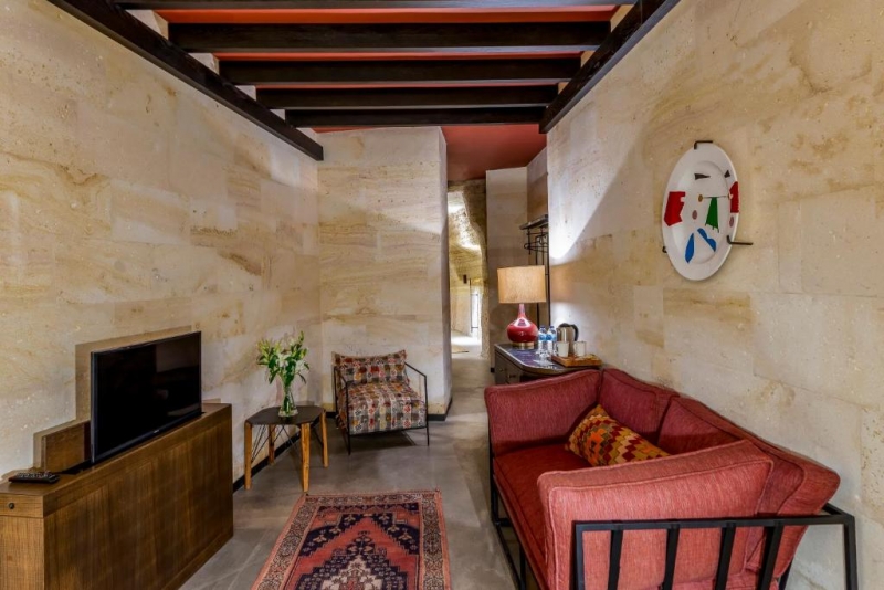 Cave Deluxe Room