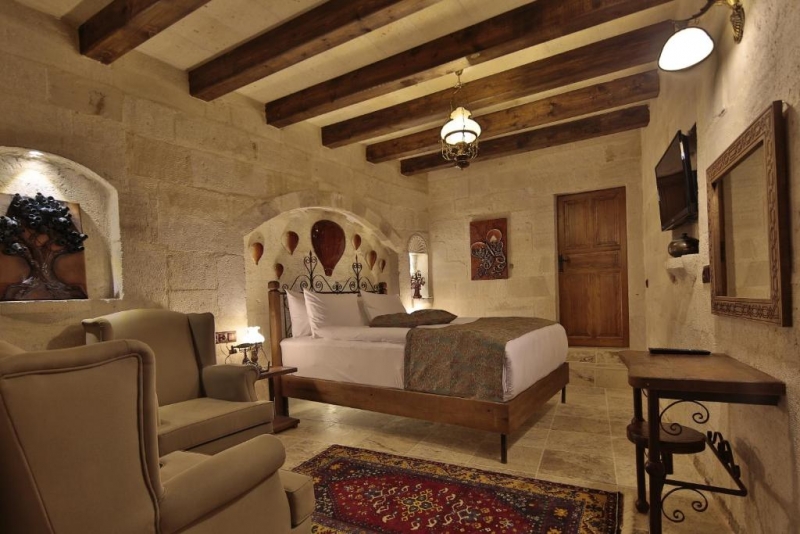 Deluxe Cave Double Room with Bath