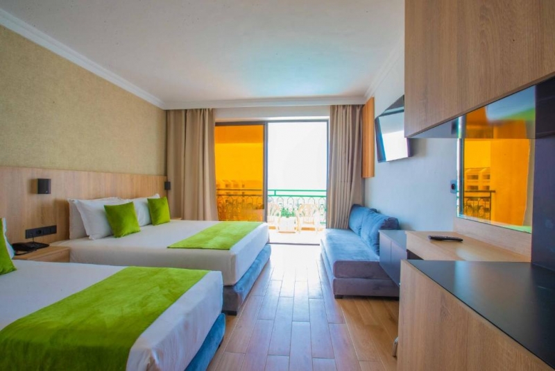 Triple Room