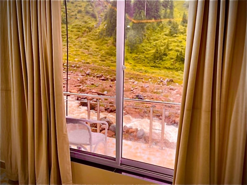 Glacier Inn Naran