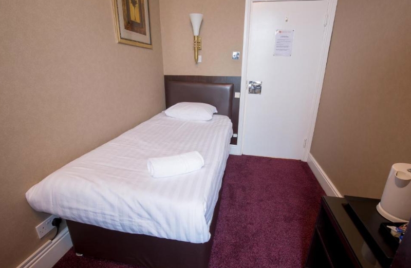 Rossmore Hotel