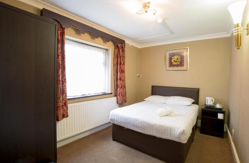 Rossmore Hotel