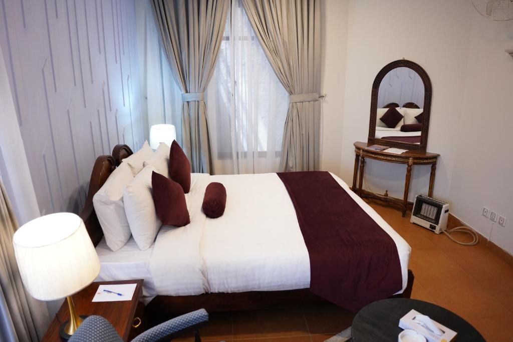 Deluxe Suite 3 Bedrooms
