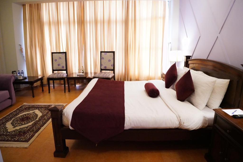 Executive Room