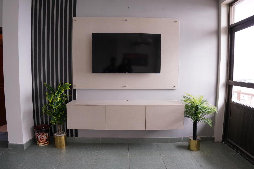 Deluxe Suite 3 Bedrooms
