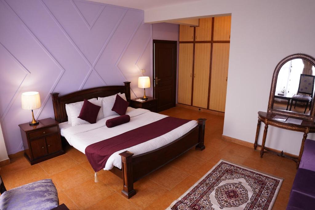 Executive Room