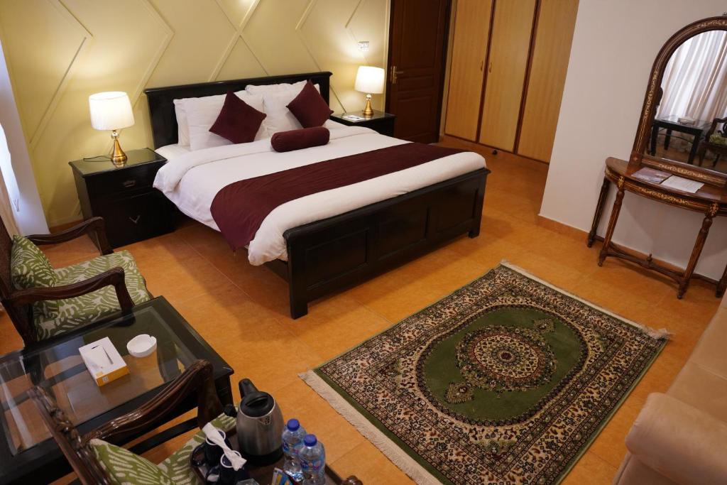 Executive Room