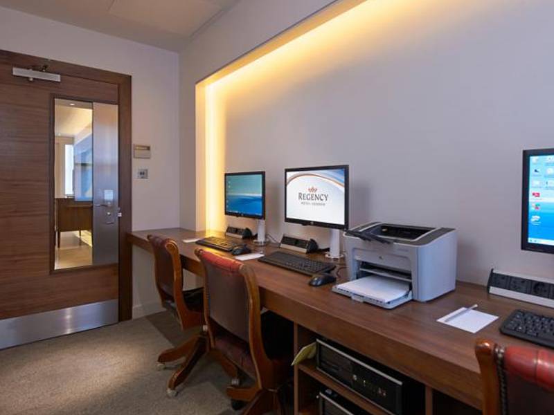100 Queen’s Gate Hotel London, Curio Collection by Hilton