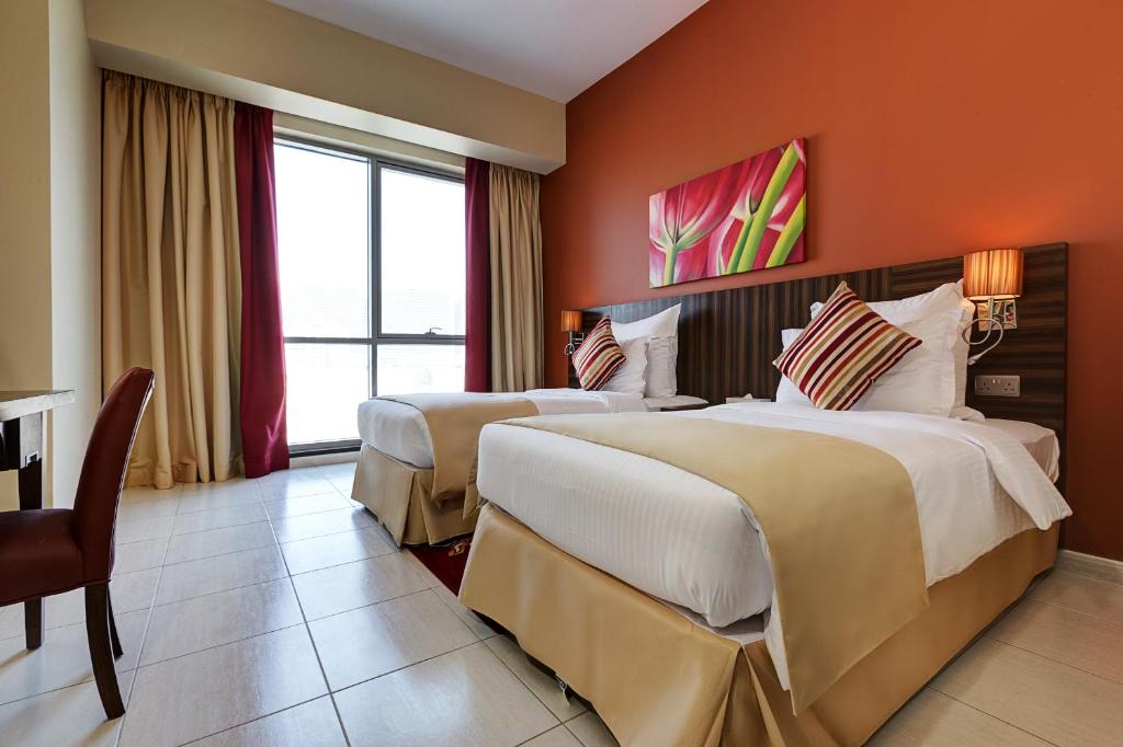 Deluxe Two Bedroom Apartment with Balcony