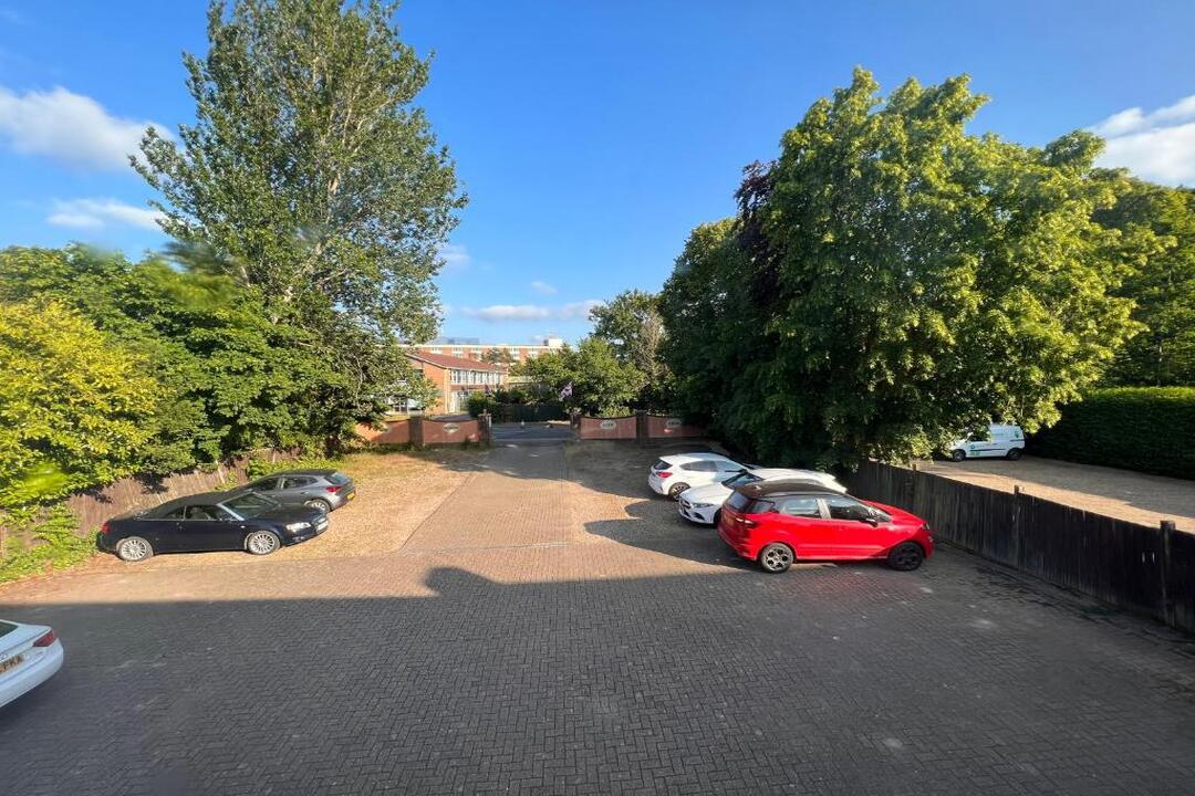 All Seasons Guest House Gatwick