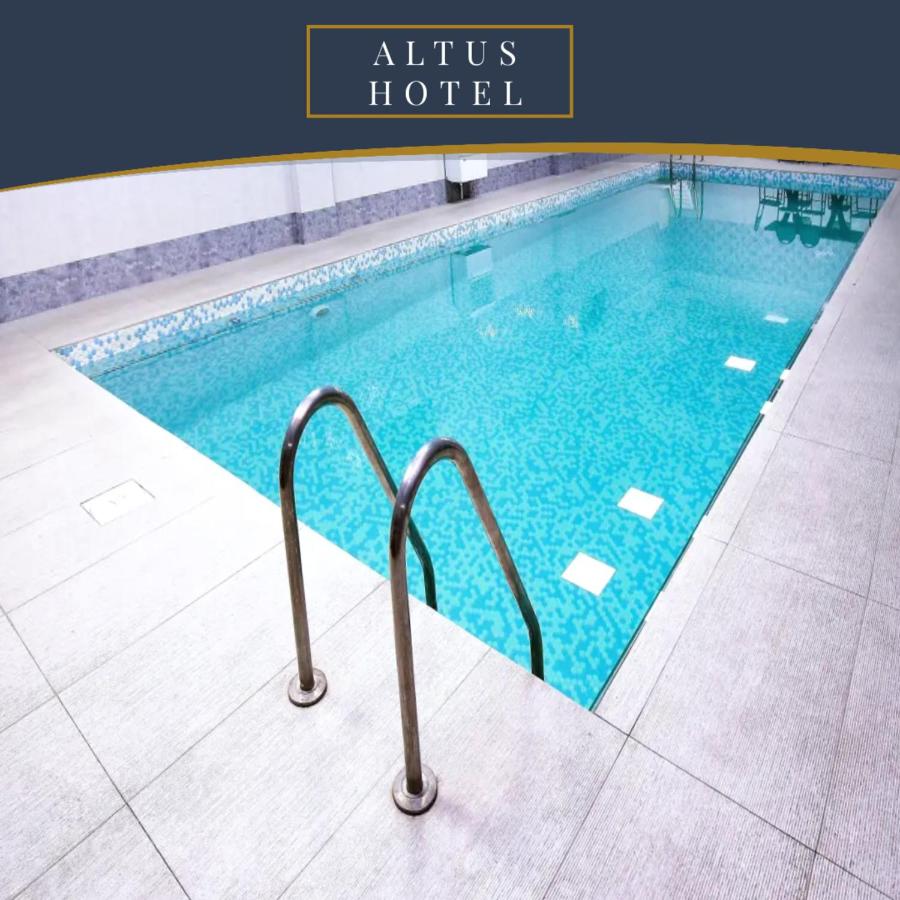 Altus Hotel Baku - Free Massage