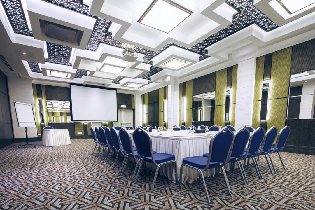 Ayla Bawadi Hotel