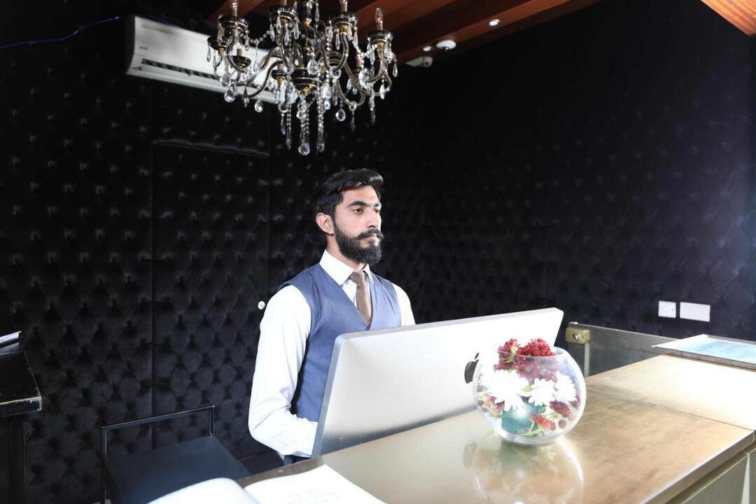 Bella Hotel F-8/4 Islamabad
