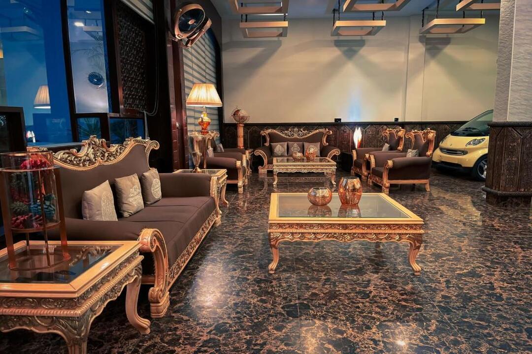 Burj Al Swat Hotel