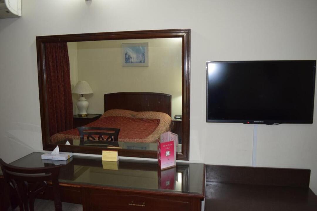 Carlton Tower Hotel