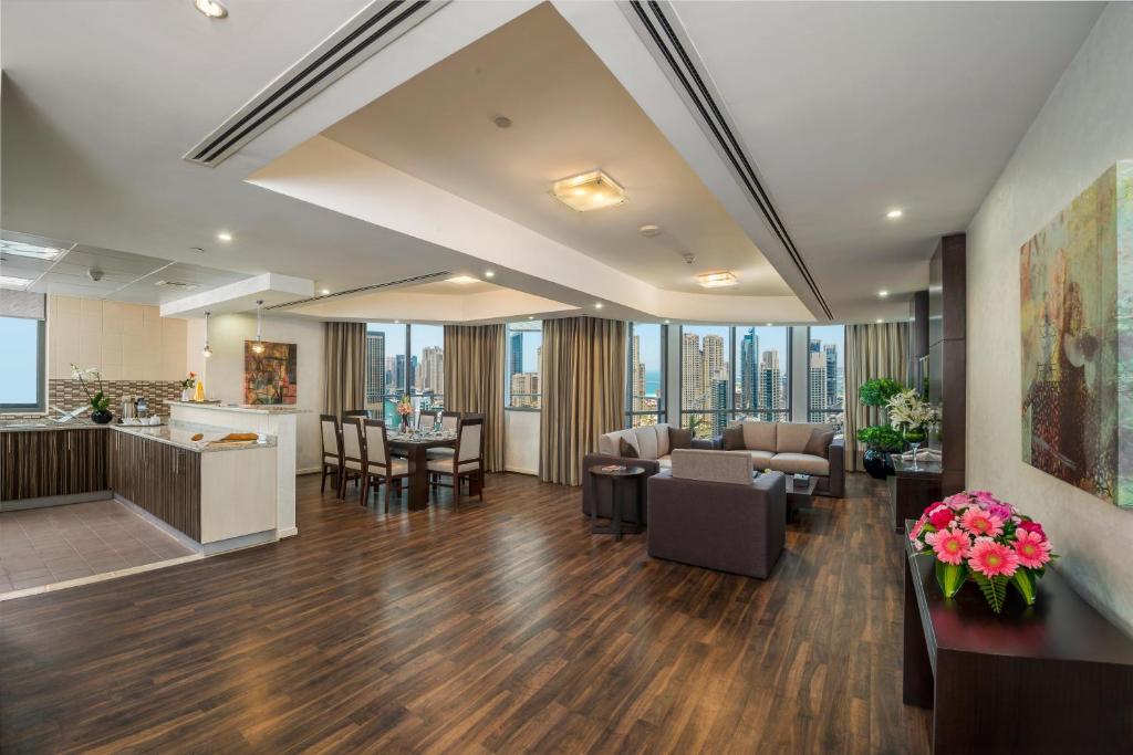 Premiere Three-Bedroom Apartment
