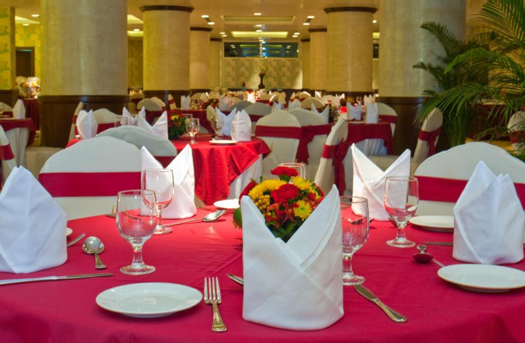 City Seasons Al Hamra Hotel