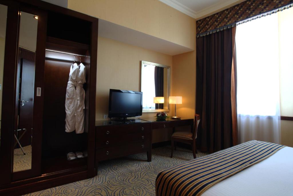 Deluxe Two-Bedroom Suite