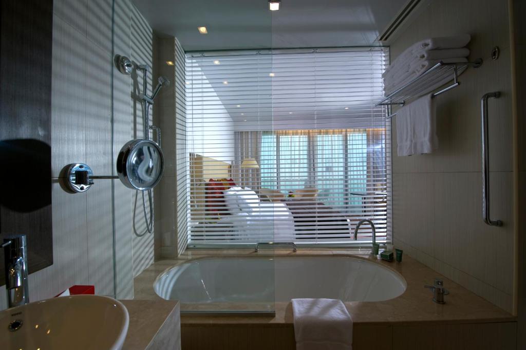 Standard King Room with City View and Free Beach A