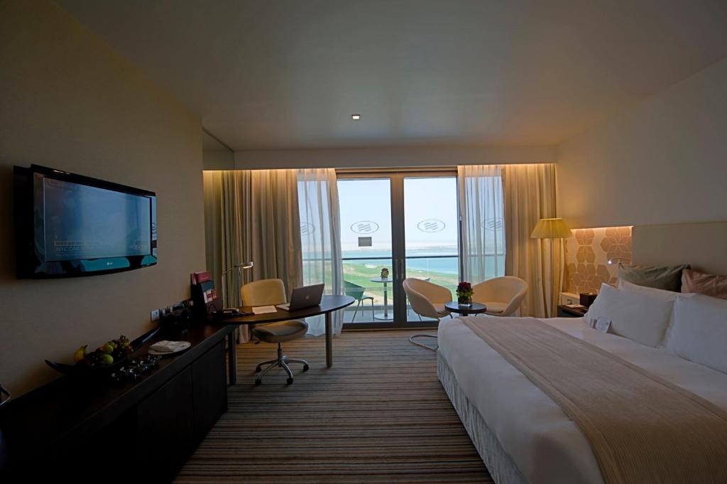 Standard King Room with City View and Free Beach A