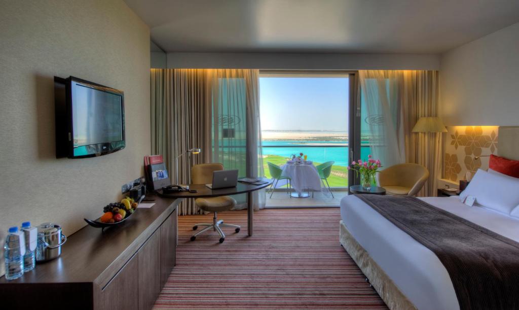 Standard King Room with Sea View and Free Beach Ac