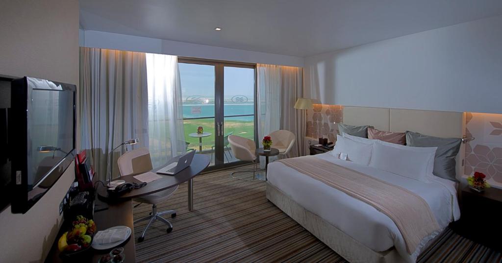 Standard King Room with Sea View and Free Beach Ac