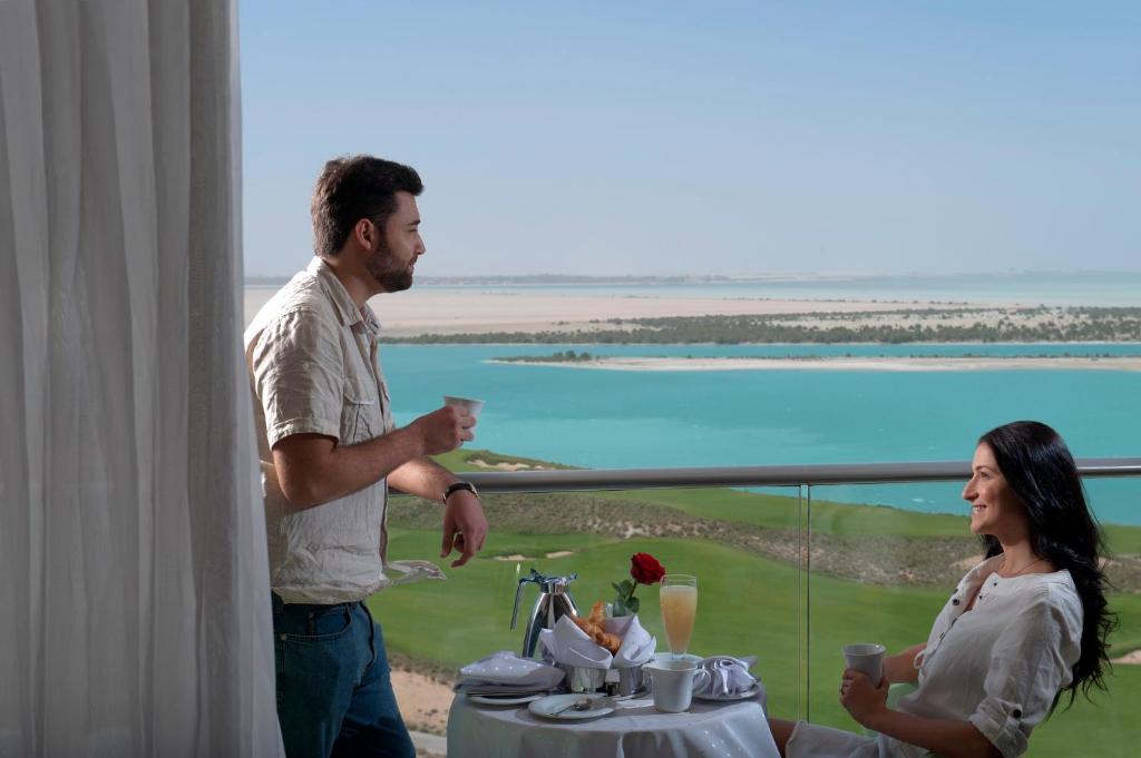 Standard King Room with City View and Free Beach A