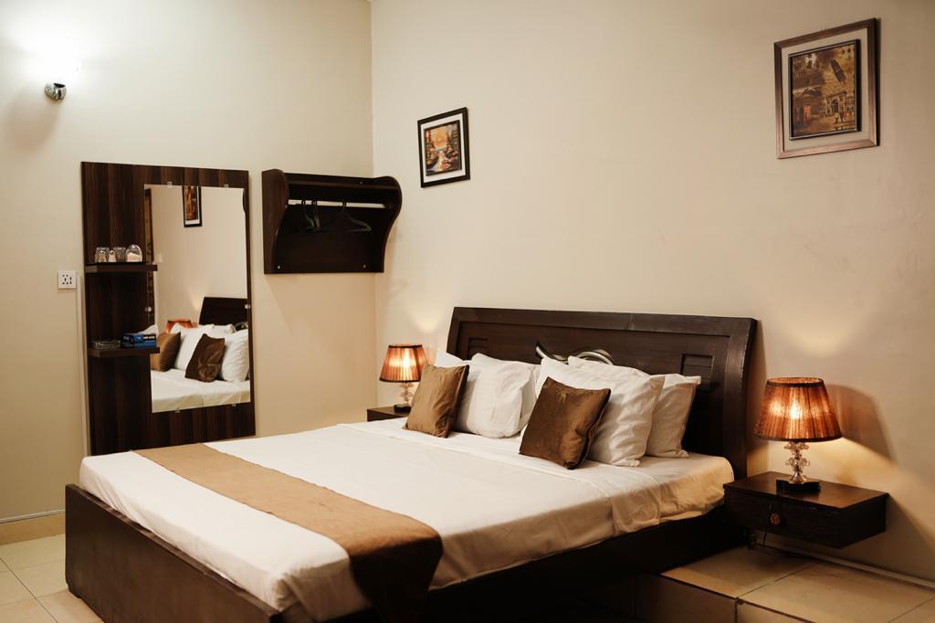 Diamond Lodge, Karachi