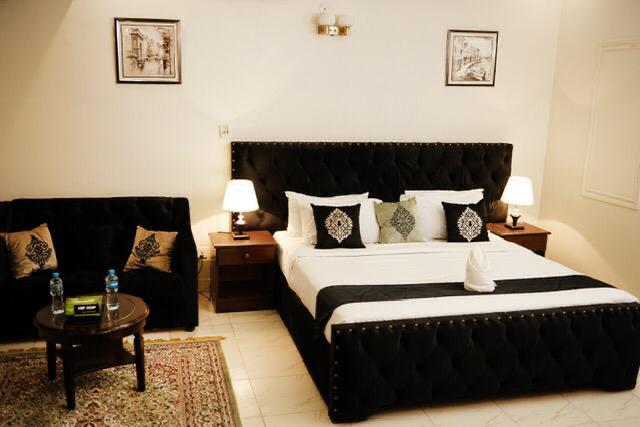 Diamond Lodge, Karachi