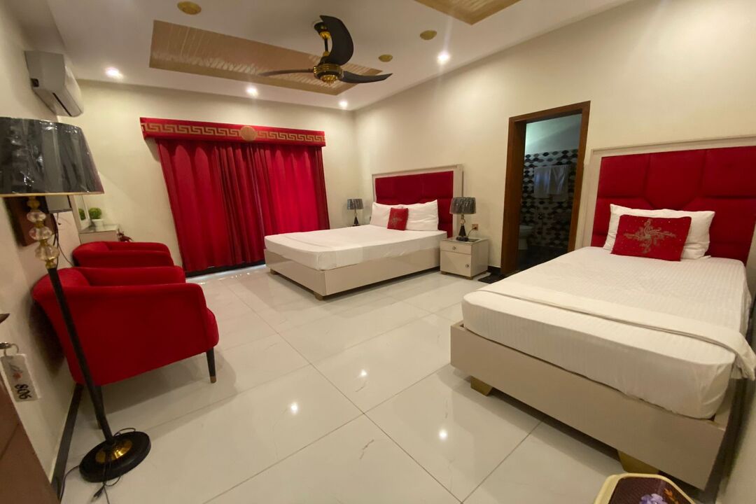 Dove Inn Hotel Lahore