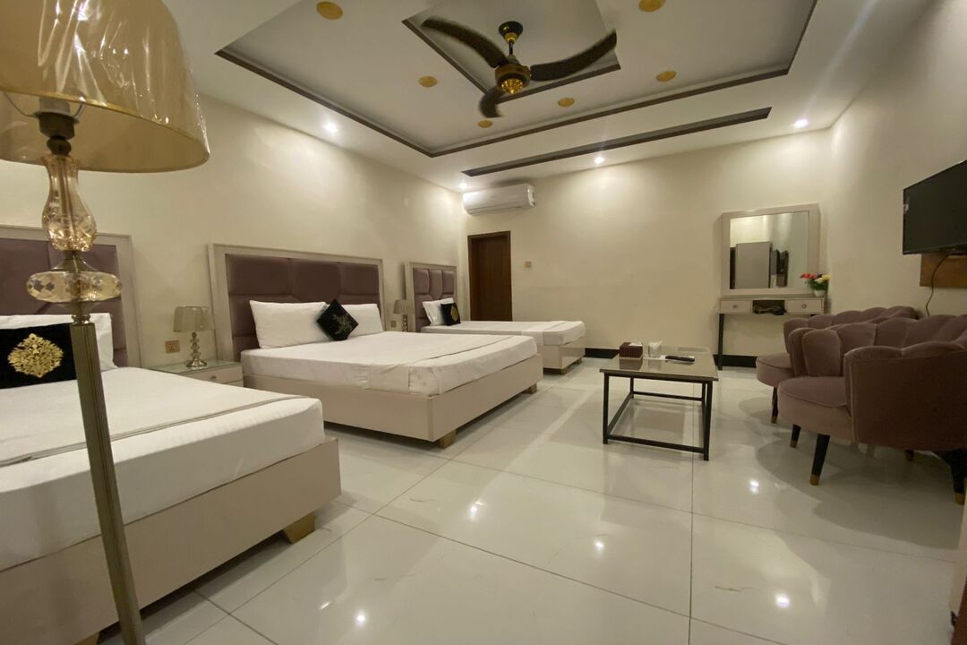 Dove Inn Hotel Lahore