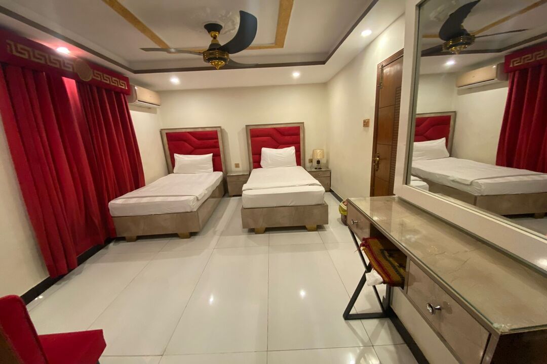 Dove Inn Hotel Lahore