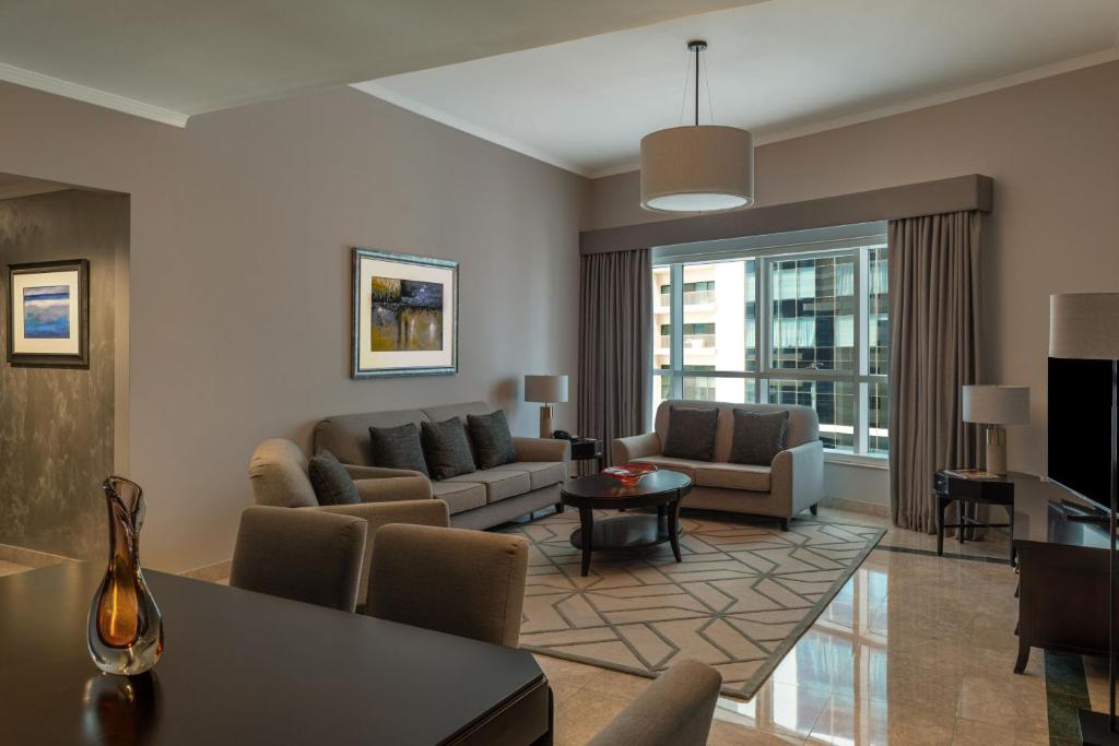 Dubai Marriott Harbour Hotel And Suites