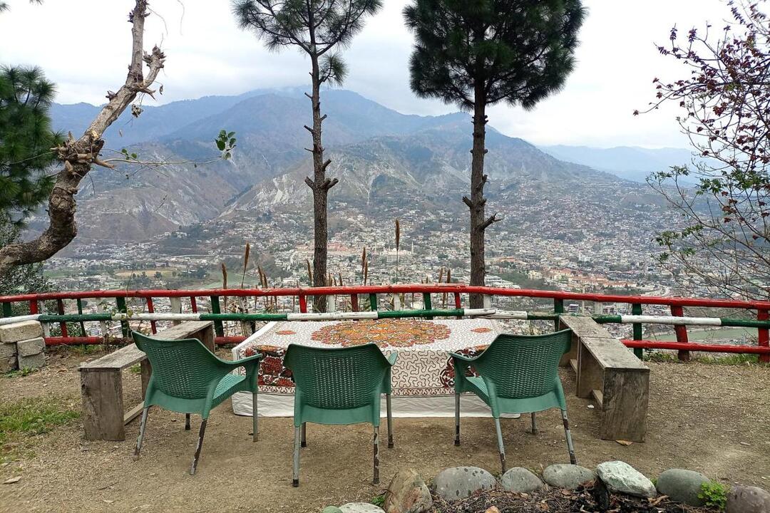 Eagle Nest Cottage, Muzaffarabad