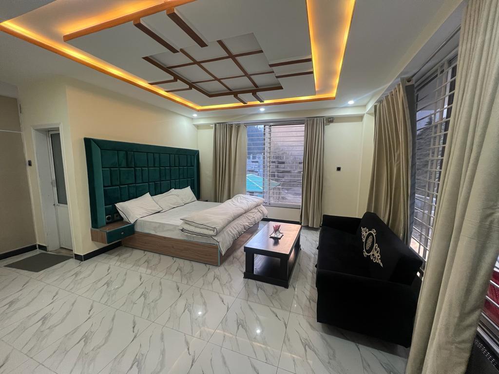 Glacier Inn Naran