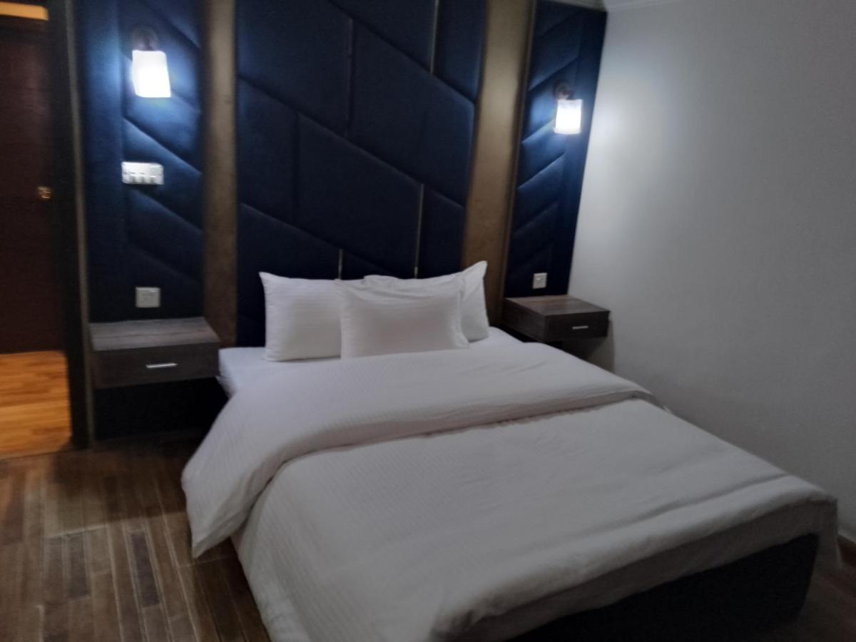 Grand Heights Hotel, Murree