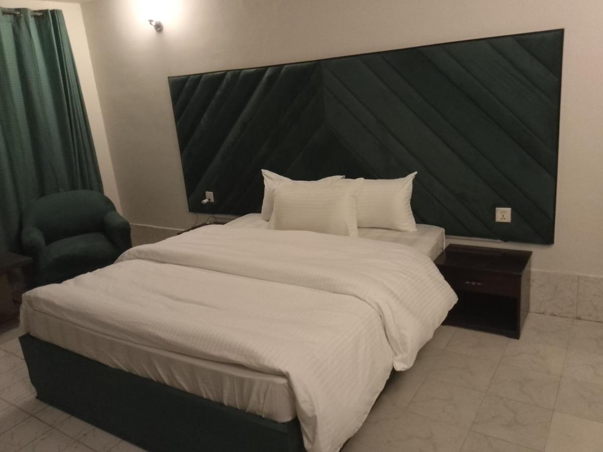 Grand Heights Hotel, Murree