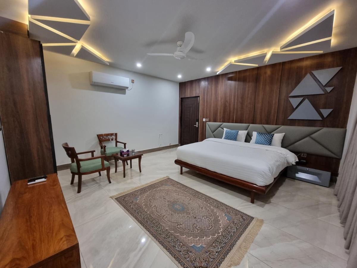 Grand Hotel Quetta, Moti Ram Rd, Quetta