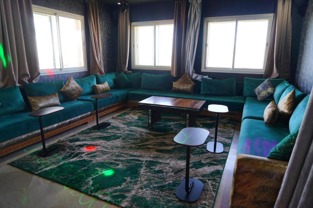 Great Holiday Apart-Hotel & Penthouse